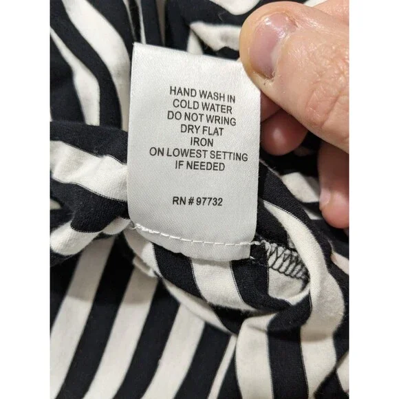 Lior Paris Black & White Stripes, Geometric Pattern Tunic with V-Neck Collar SM - Picture 5 of 10